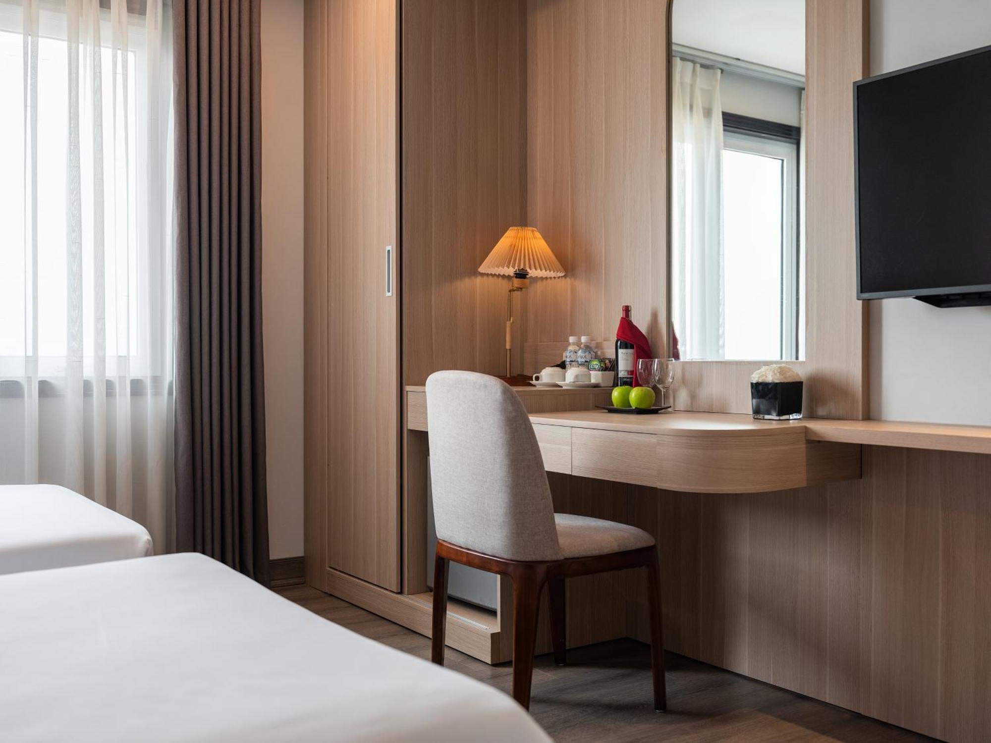 Minasi Premium Hotel Hanoi Exteriör bild