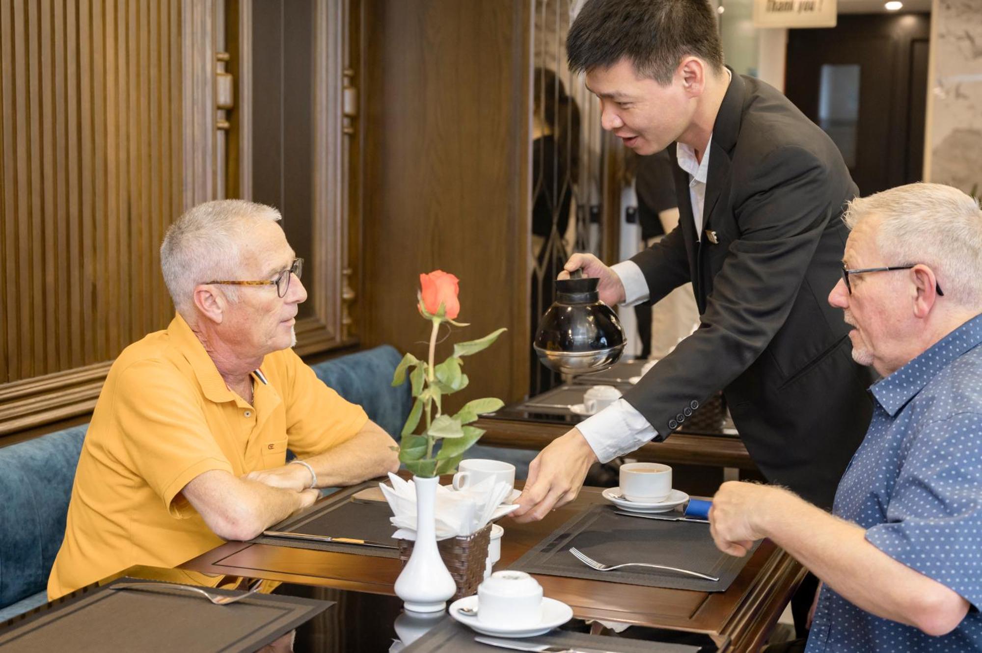 Minasi Premium Hotel Hanoi Exteriör bild
