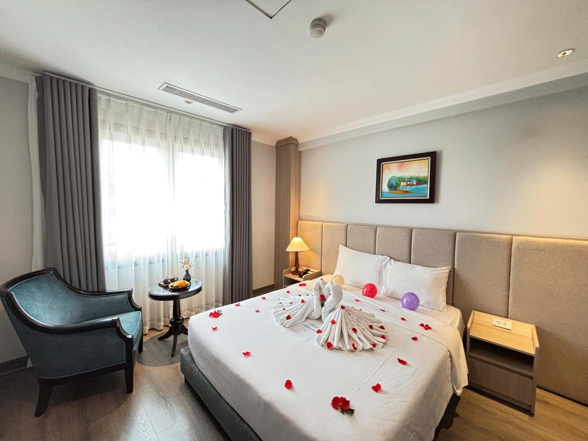 Minasi Premium Hotel Hanoi Exteriör bild